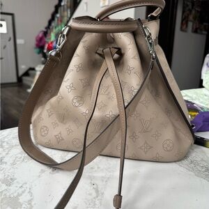 Louis Vuitton Girolata Mahina Galet